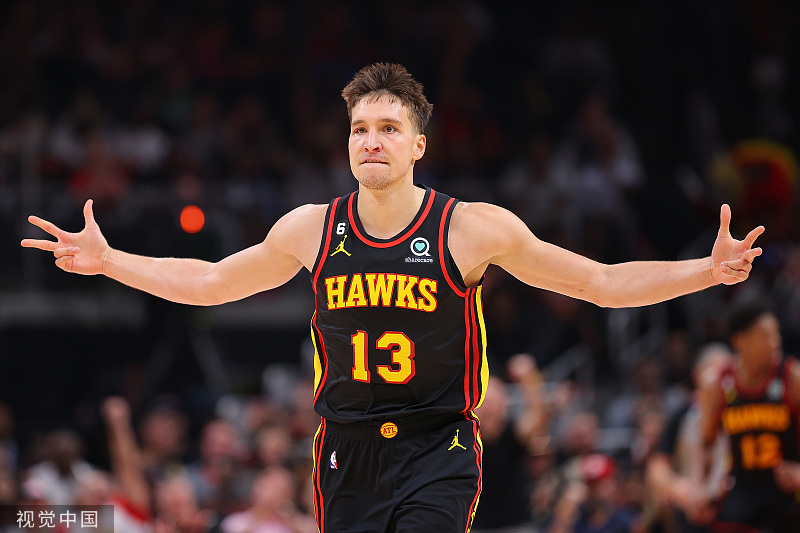 Ming迎来五赛季高光表现，老鹰球迷沸腾！的简单介绍